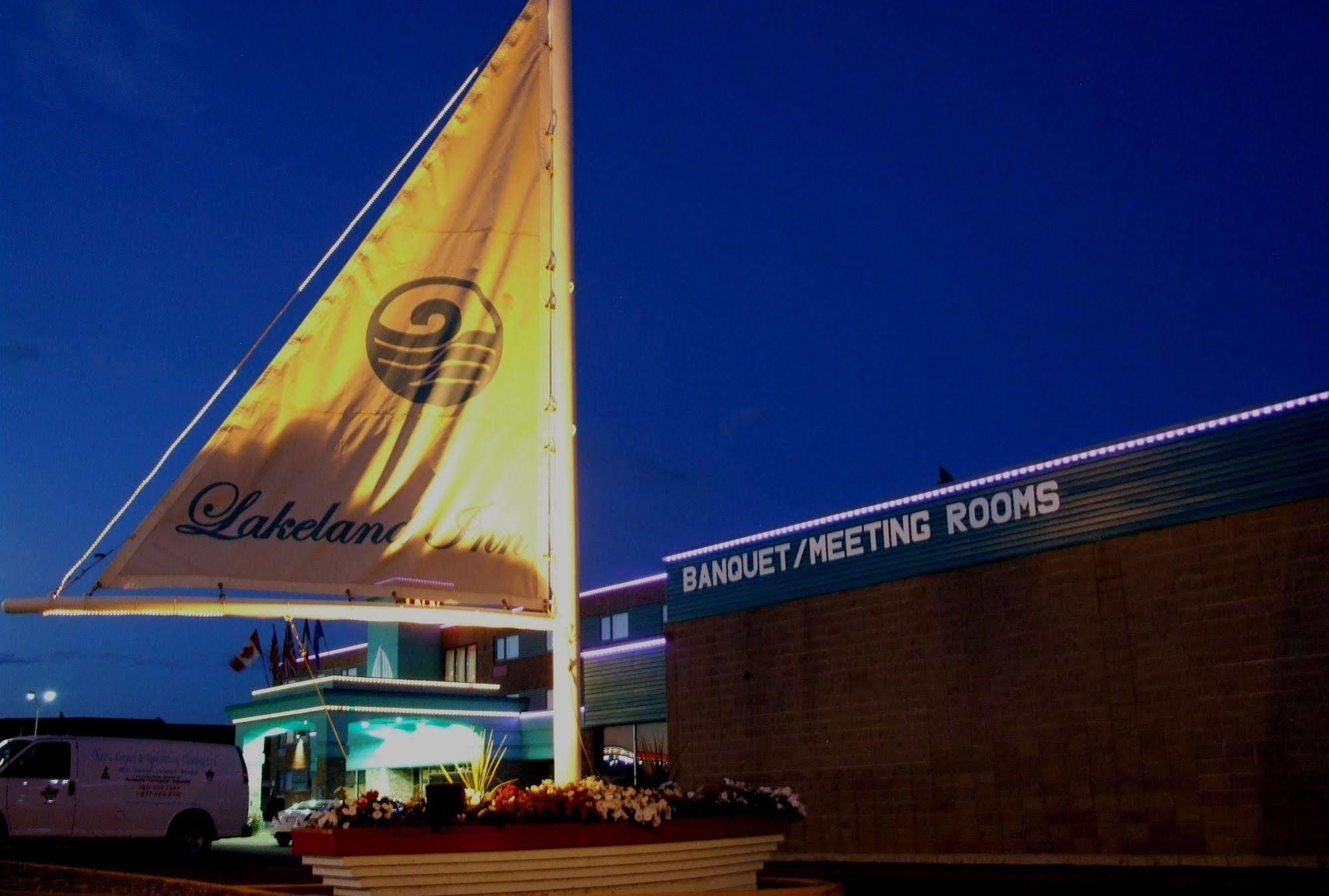 Lakeland Inn Hotel Cold Lake Exterior foto